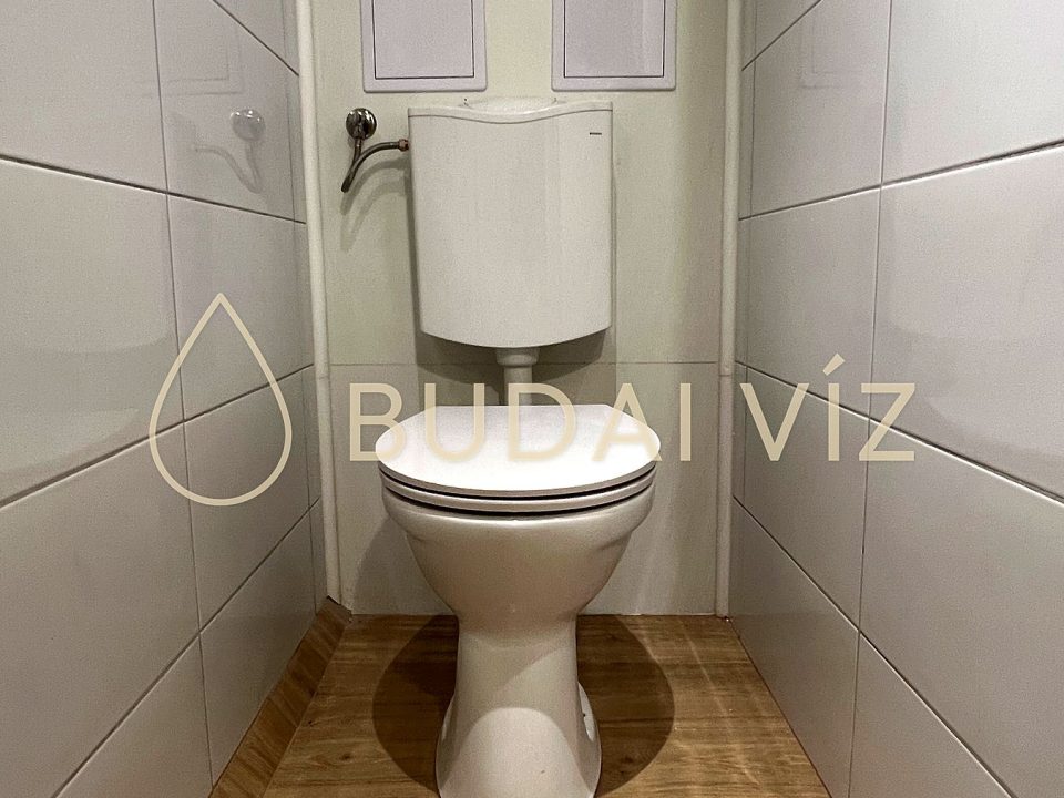 Panellakás fürdőszoba- és WC-felújítása – 2. kép